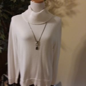 White sweater. Size XL